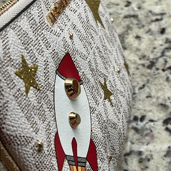 Michael Kors Rocket Large Wristlet NWOT - Picture 6 of 10